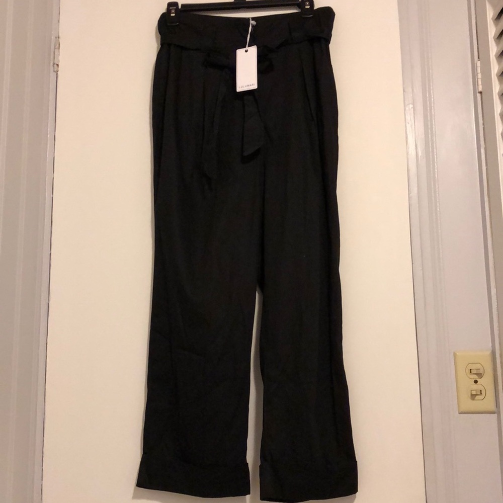 Lulumari black cuffed pants size med